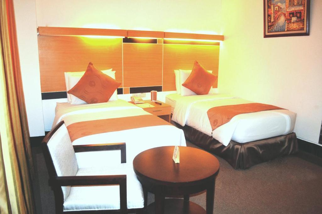 Big 8 Corporate Hotel Tagum Cameră foto
